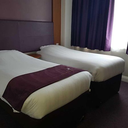 Premier Inn London Hammersmith Екстер'єр фото