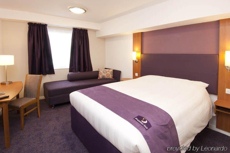 Premier Inn London Hammersmith Екстер'єр фото