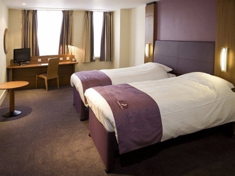 Premier Inn London Hammersmith Екстер'єр фото