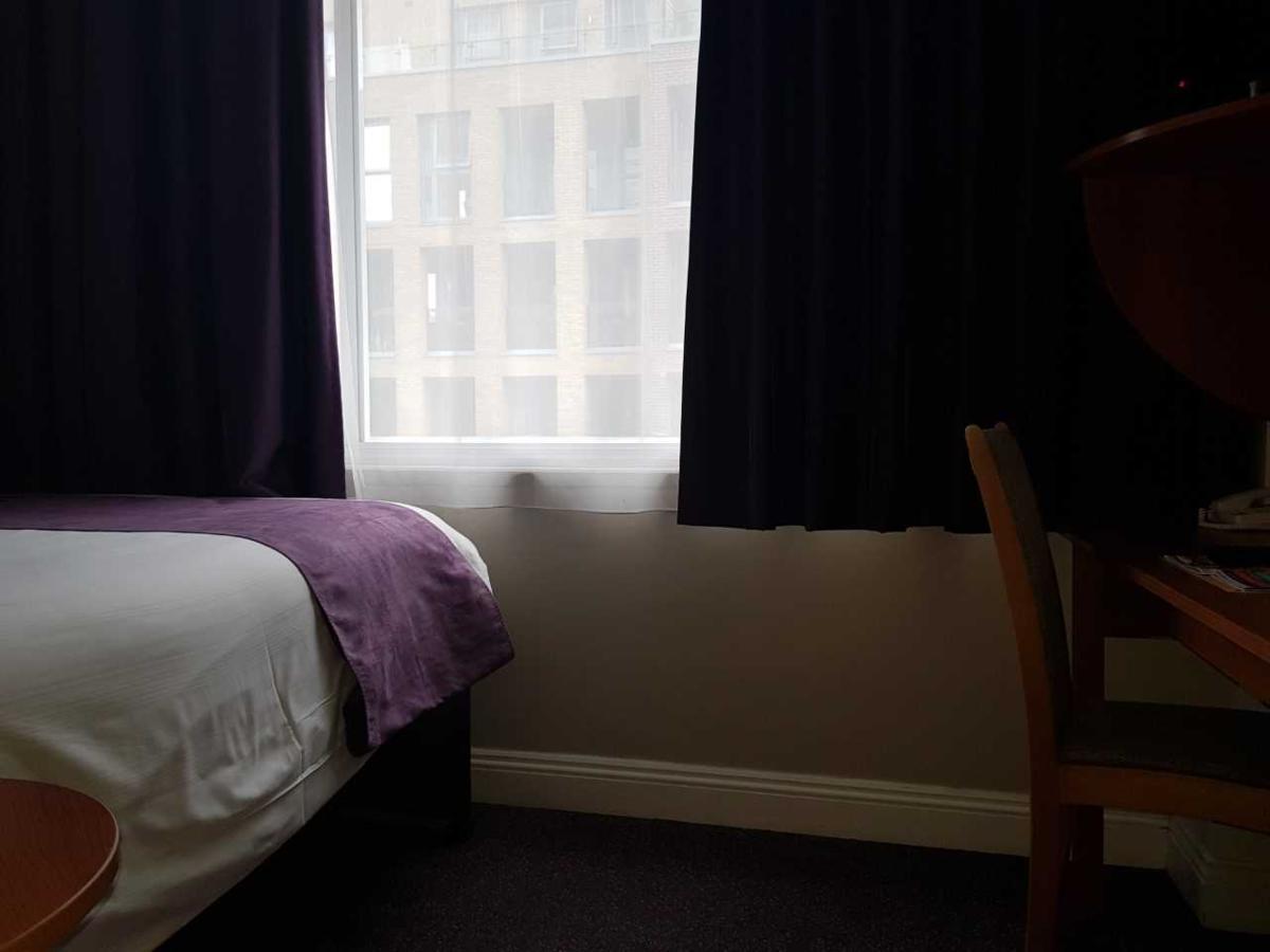 Premier Inn London Hammersmith Екстер'єр фото