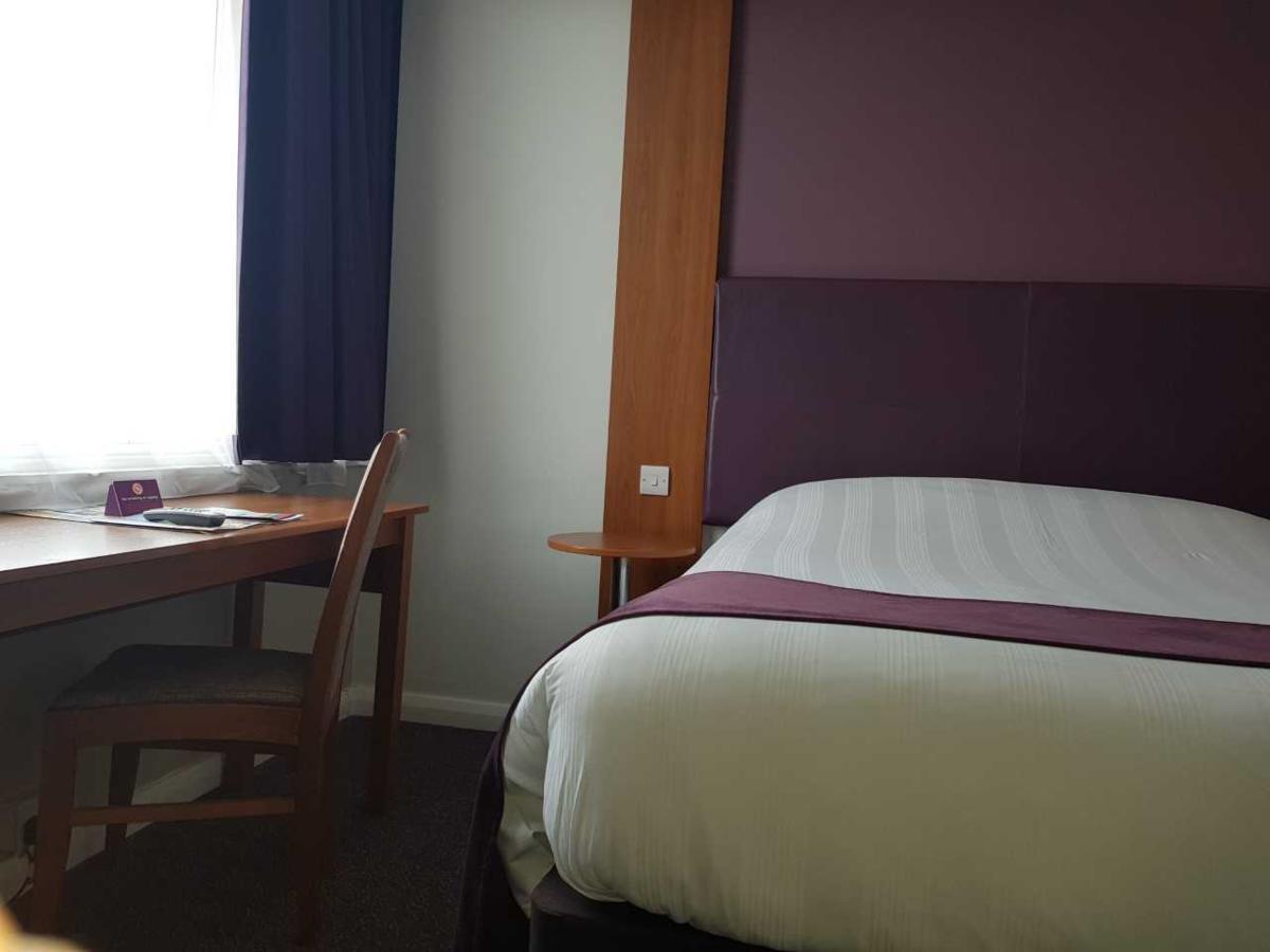 Premier Inn London Hammersmith Екстер'єр фото