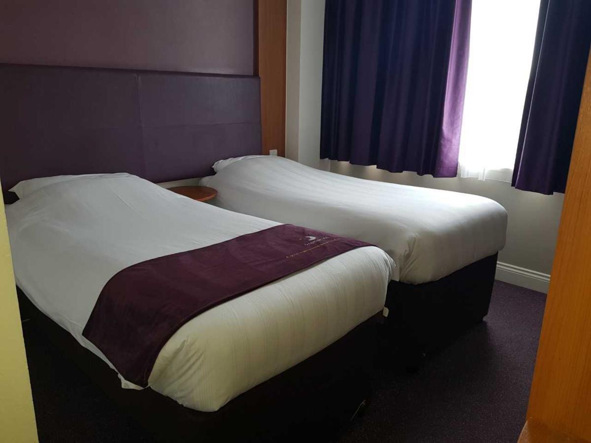 Premier Inn London Hammersmith Екстер'єр фото