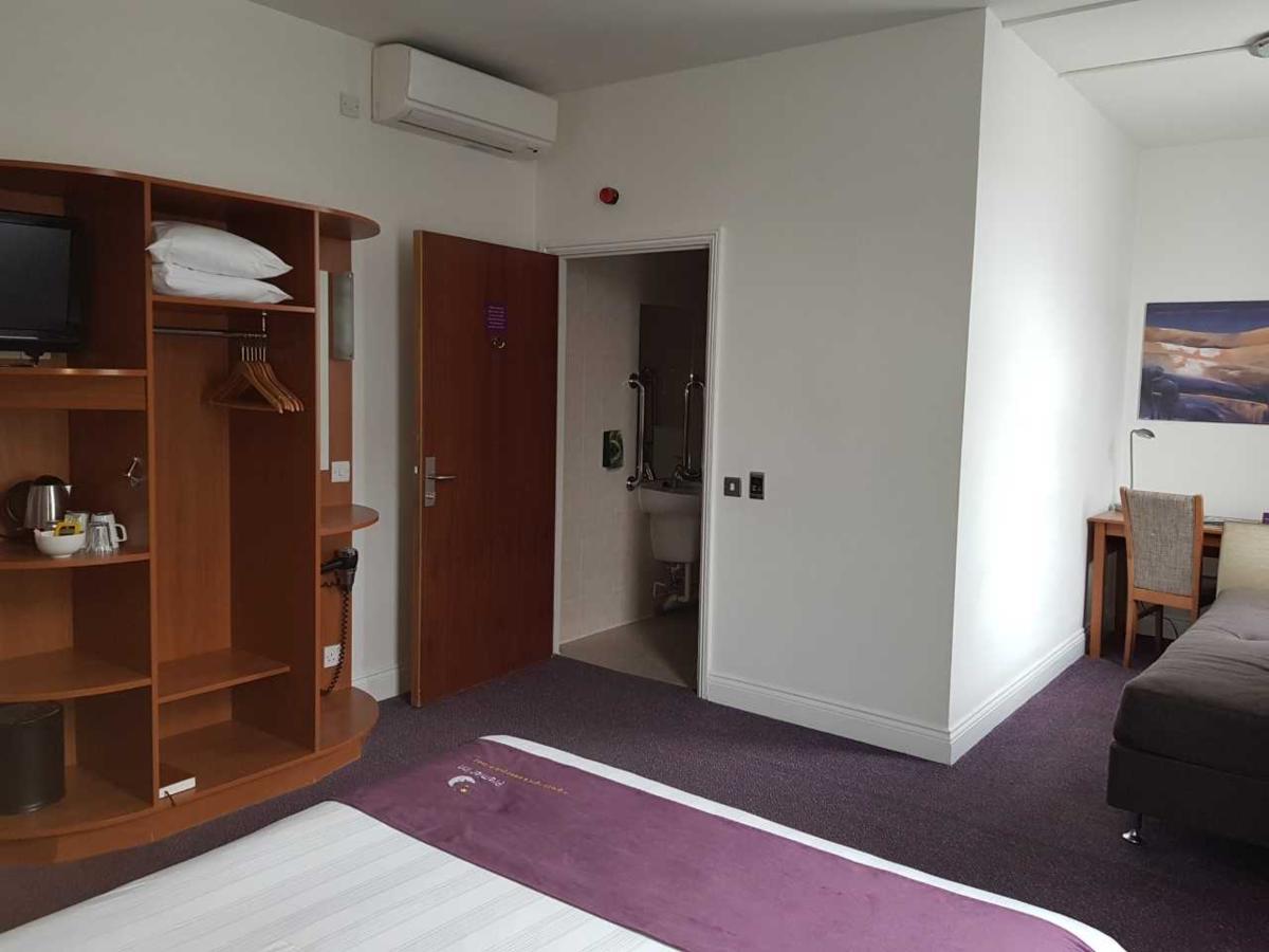 Premier Inn London Hammersmith Екстер'єр фото