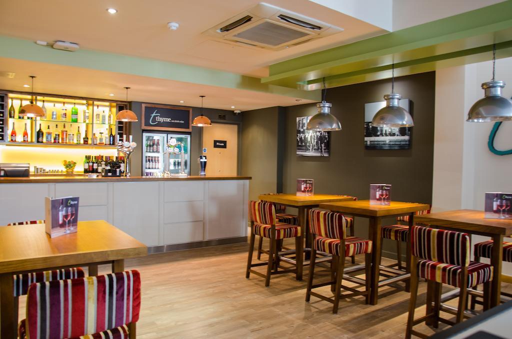 Premier Inn London Hammersmith Екстер'єр фото